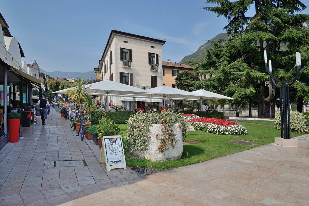 Antico Palazzo Signorile Apartamento Salò Exterior foto