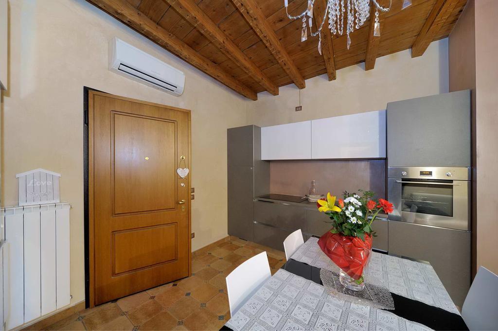 Antico Palazzo Signorile Apartamento Salò Exterior foto
